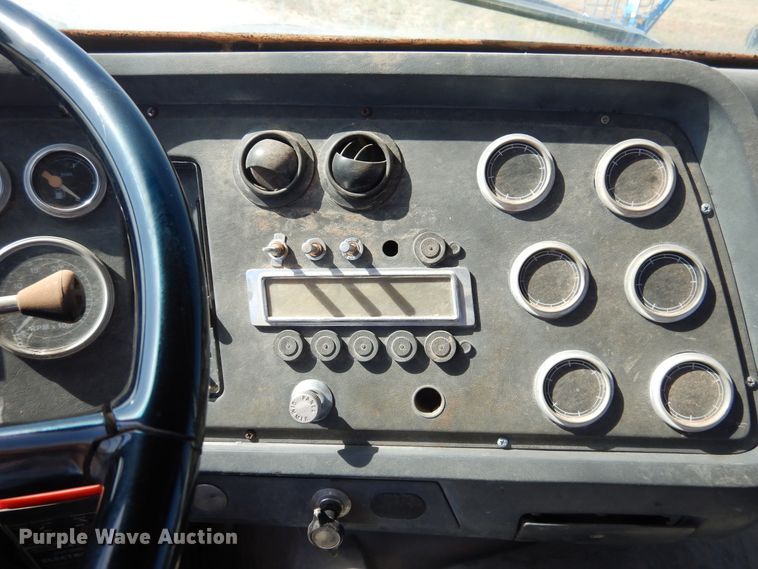 image for item HO9775 1987 Ford L9000  flatbed truck