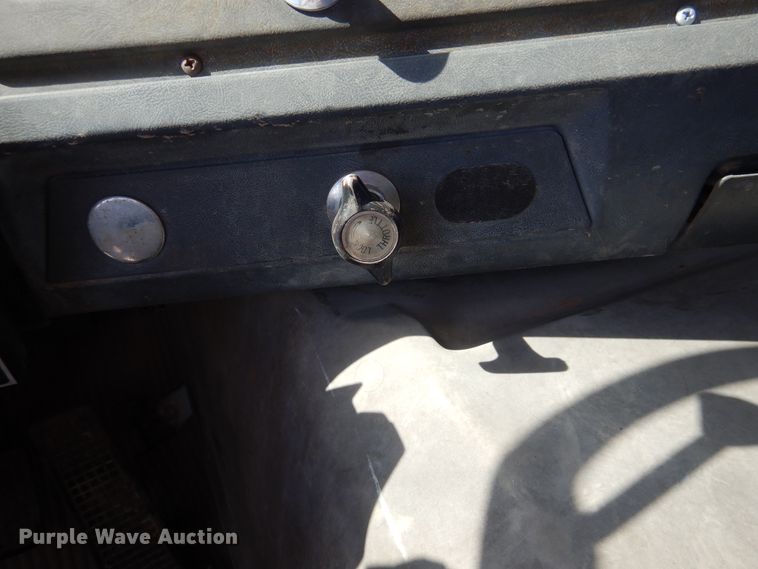 image for item HO9775 1987 Ford L9000  flatbed truck