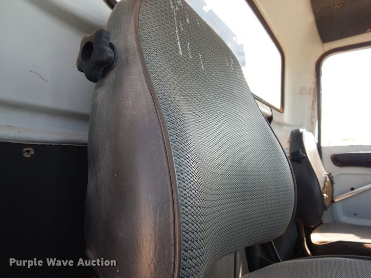 image for item HO9775 1987 Ford L9000  flatbed truck