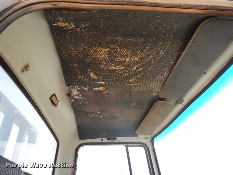 image for item HO9775 1987 Ford L9000  flatbed truck