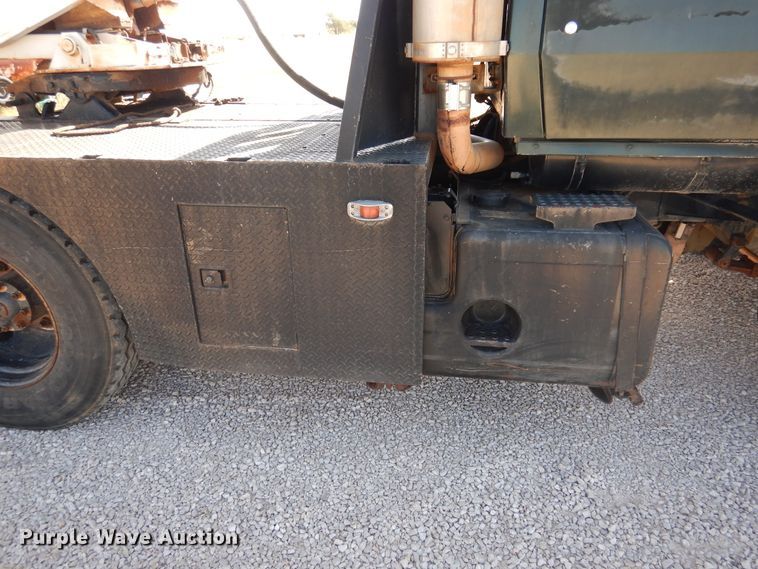 image for item HO9775 1987 Ford L9000  flatbed truck