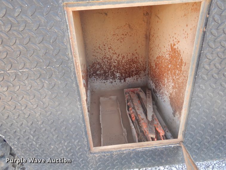 image for item HO9775 1987 Ford L9000  flatbed truck