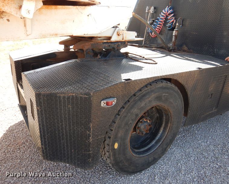 image for item HO9775 1987 Ford L9000  flatbed truck