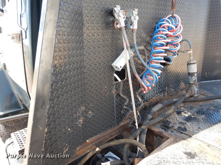 image for item HO9775 1987 Ford L9000  flatbed truck