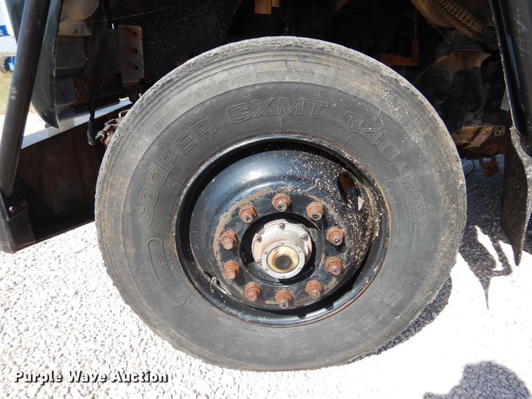 image for item HO9775 1987 Ford L9000  flatbed truck