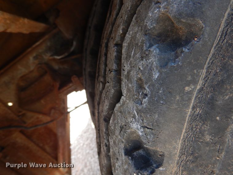 image for item HO9775 1987 Ford L9000  flatbed truck