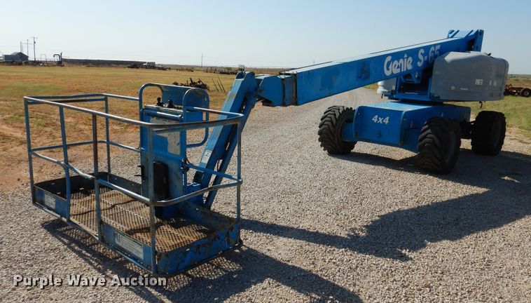 image for item HO9776 2002 Genie S65  boom lift