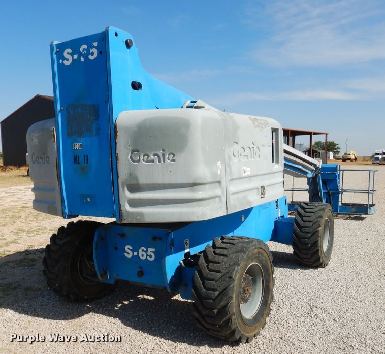 image for item HO9776 2002 Genie S65  boom lift