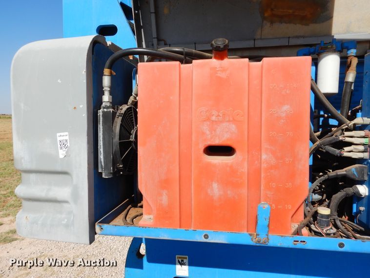 image for item HO9776 2002 Genie S65  boom lift