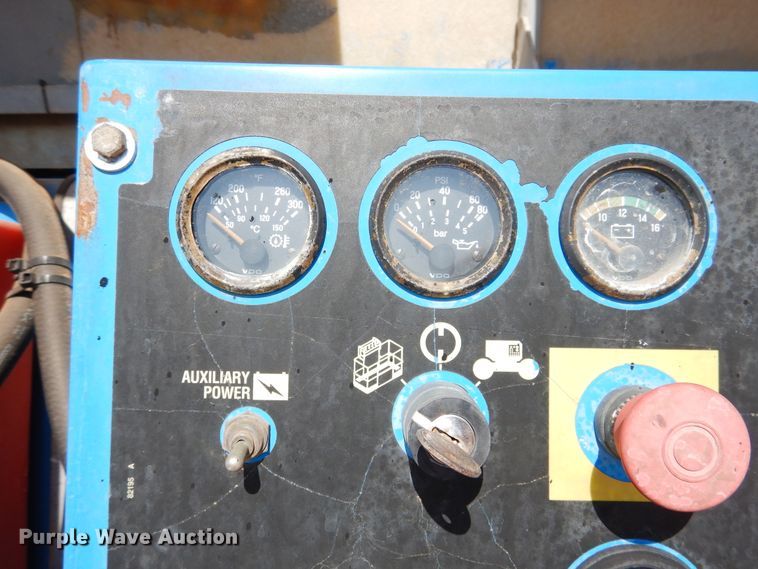 image for item HO9776 2002 Genie S65  boom lift