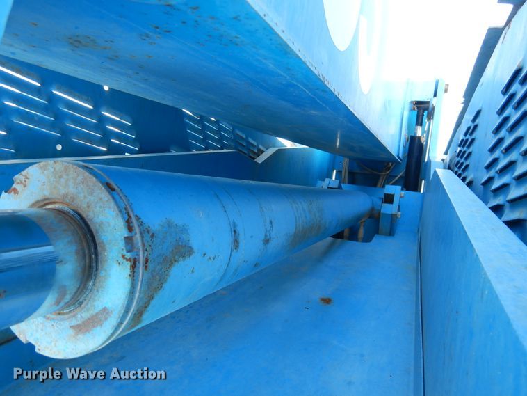 image for item HO9776 2002 Genie S65  boom lift