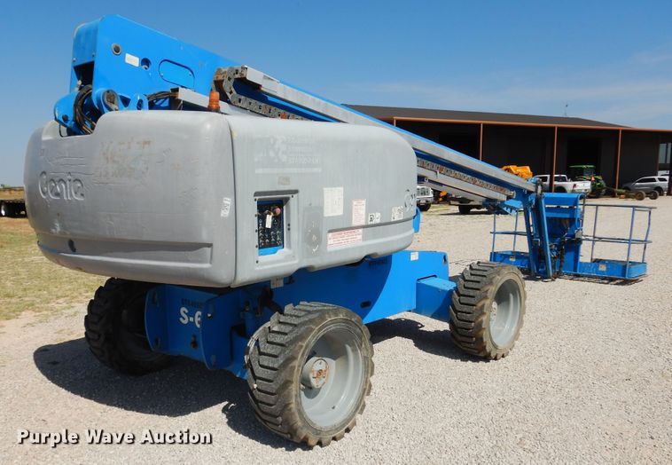 image for item HO9777 2004 Genie S65  boom lift