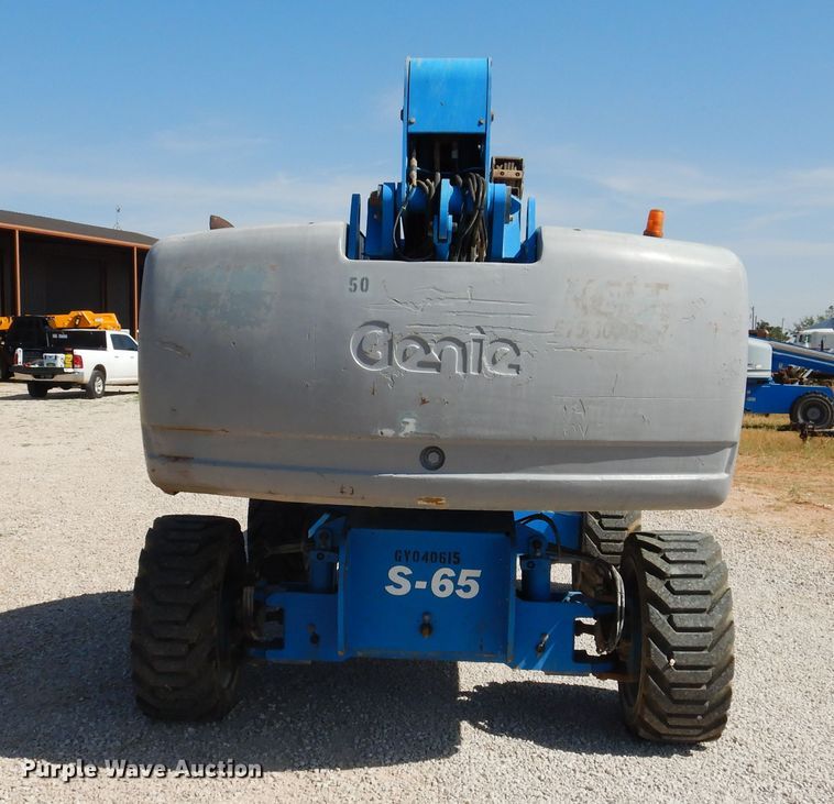 image for item HO9777 2004 Genie S65  boom lift
