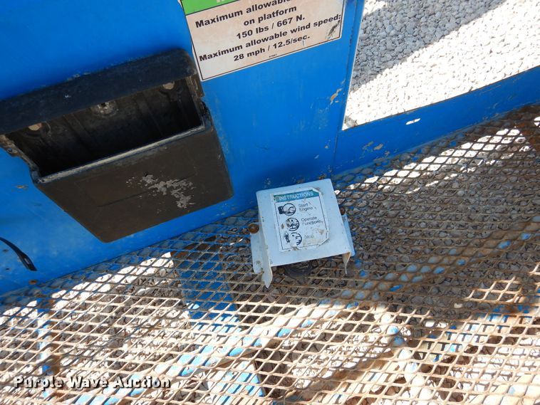 image for item HO9777 2004 Genie S65  boom lift