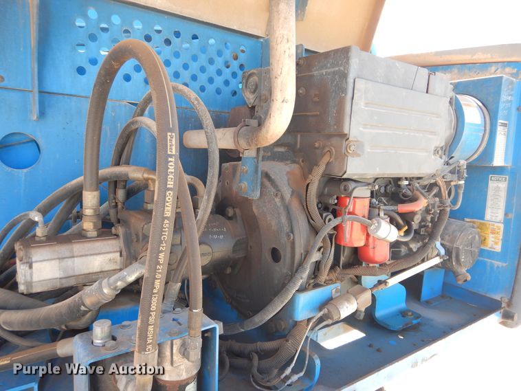 image for item HO9777 2004 Genie S65  boom lift