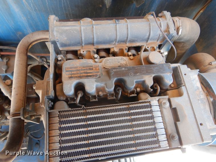 image for item HO9777 2004 Genie S65  boom lift