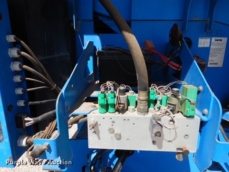 image for item HO9777 2004 Genie S65  boom lift