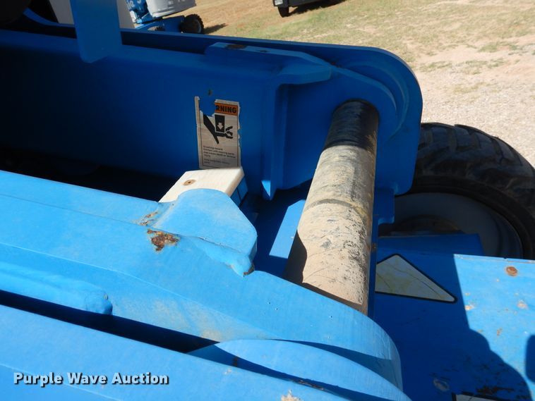 image for item HO9777 2004 Genie S65  boom lift