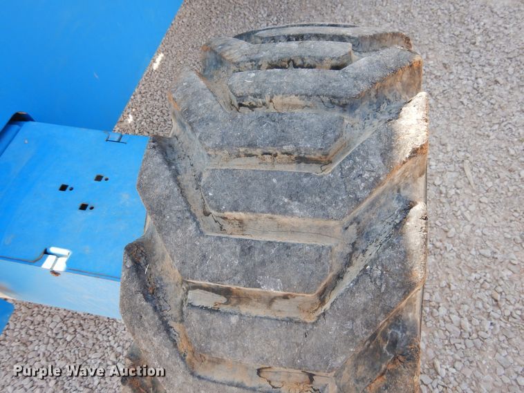 image for item HO9777 2004 Genie S65  boom lift