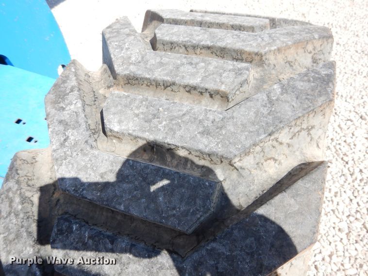 image for item HO9777 2004 Genie S65  boom lift