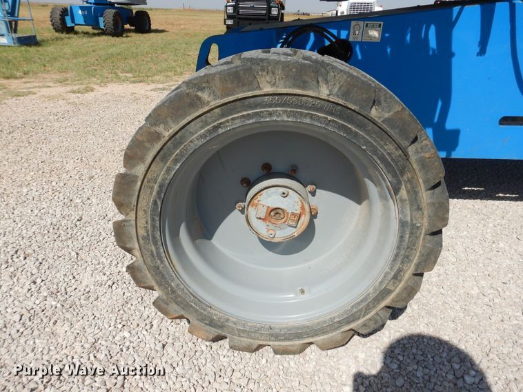 image for item HO9777 2004 Genie S65  boom lift