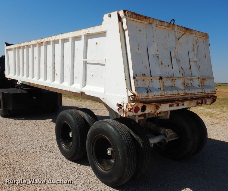 image for item HO9779 1980 Lufkin end dump trailer