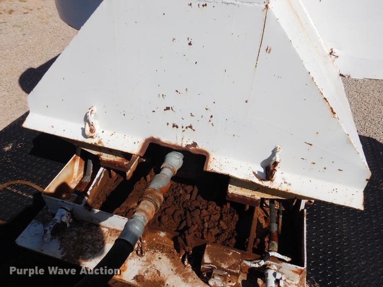 image for item HO9779 1980 Lufkin end dump trailer