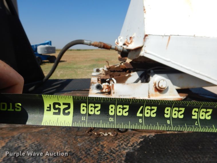 image for item HO9779 1980 Lufkin end dump trailer