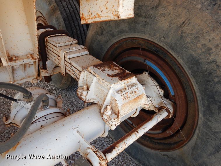 image for item HO9779 1980 Lufkin end dump trailer