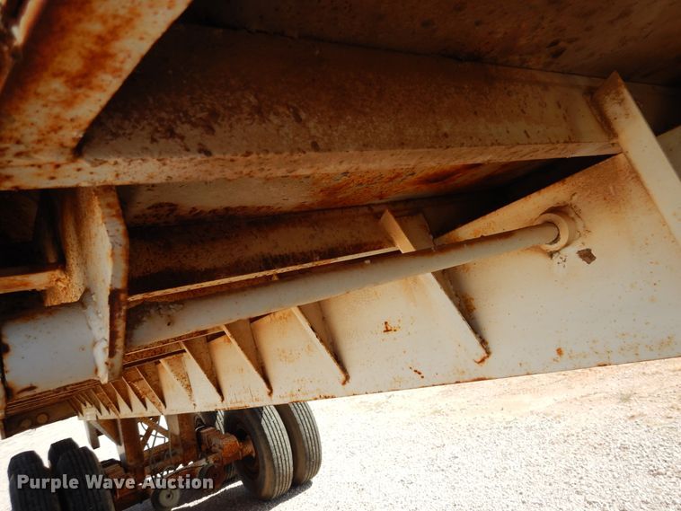 image for item HO9779 1980 Lufkin end dump trailer