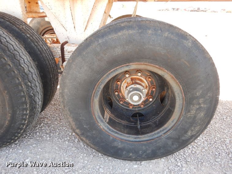 image for item HO9779 1980 Lufkin end dump trailer