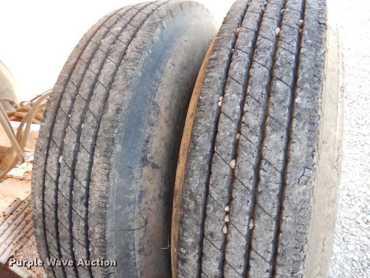 image for item HO9779 1980 Lufkin end dump trailer