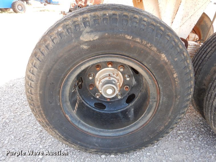 image for item HO9779 1980 Lufkin end dump trailer