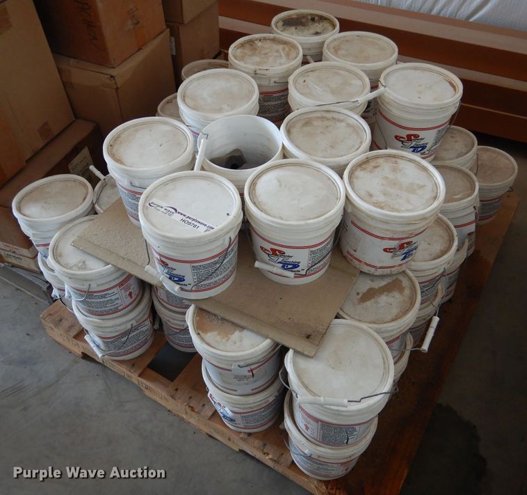 image for item HO9781 Approximately 320 weld-on teeth pockets