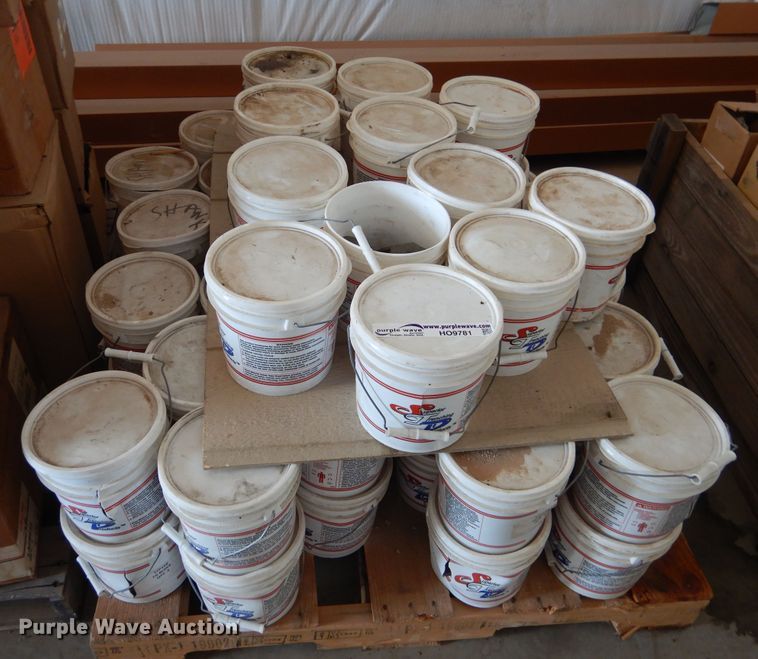 image for item HO9781 Approximately 320 weld-on teeth pockets