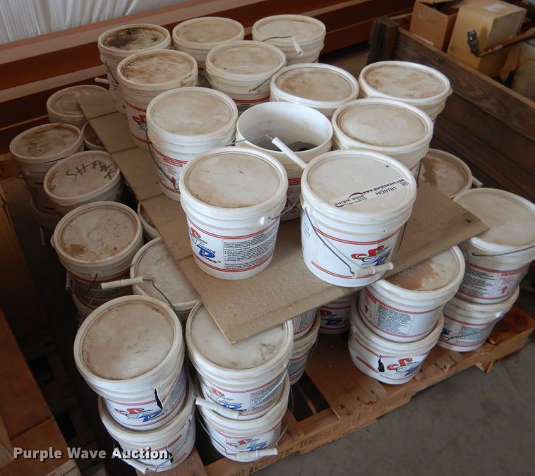 image for item HO9781 Approximately 320 weld-on teeth pockets