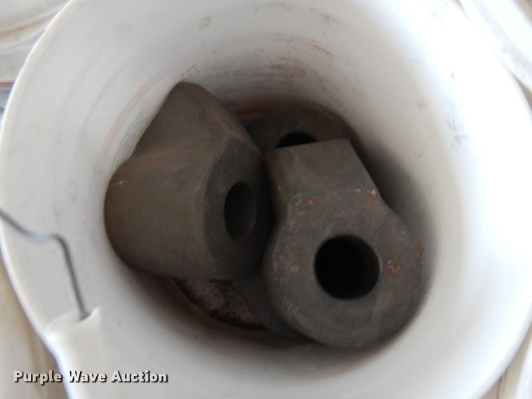 image for item HO9781 Approximately 320 weld-on teeth pockets