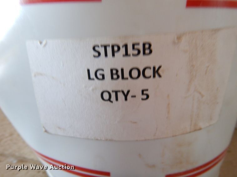 image for item HO9781 Approximately 320 weld-on teeth pockets