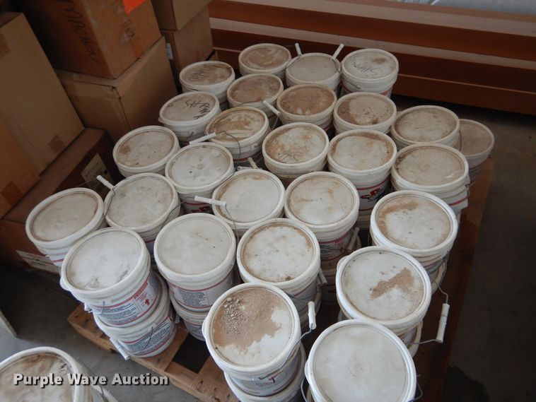 image for item HO9781 Approximately 320 weld-on teeth pockets