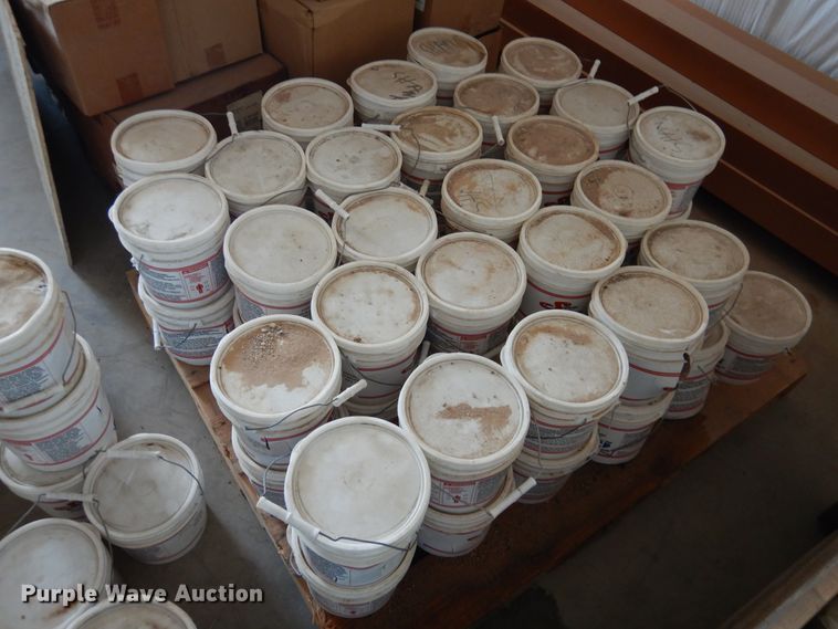 image for item HO9781 Approximately 320 weld-on teeth pockets