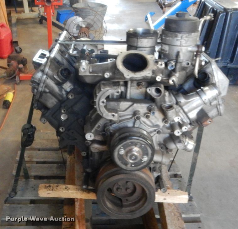 image for item HS9729 6.4L V8 diesel engine