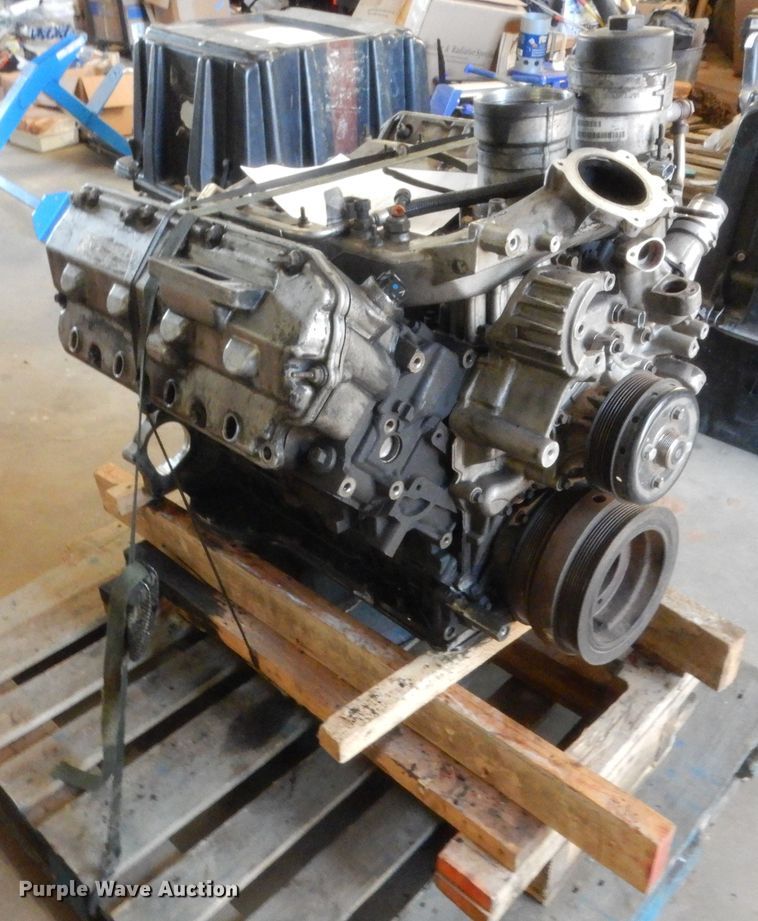 image for item HS9729 6.4L V8 diesel engine