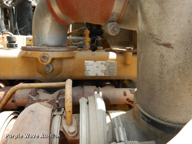 image for item DD2512 1993 Kenworth T450  lube truck