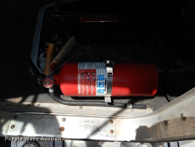 image for item DD2512 1993 Kenworth T450  lube truck