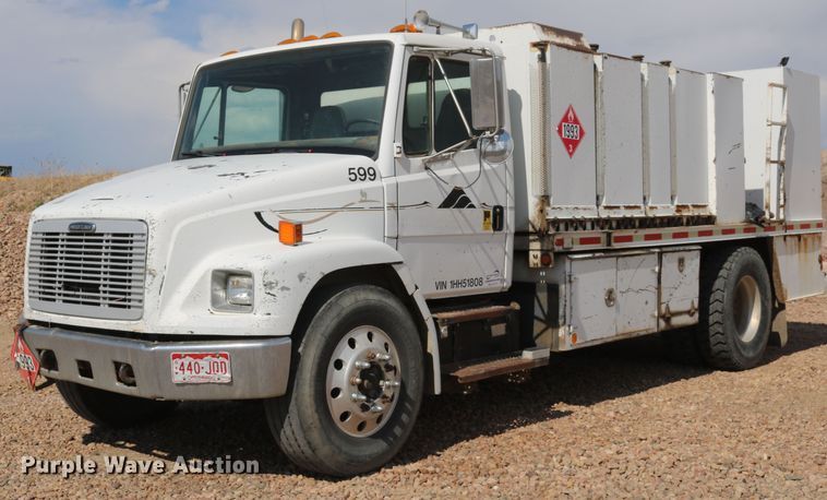 image for item DD6104 2001 Freightliner FL70  fuel and lube truck
