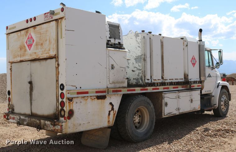 image for item DD6104 2001 Freightliner FL70  fuel and lube truck