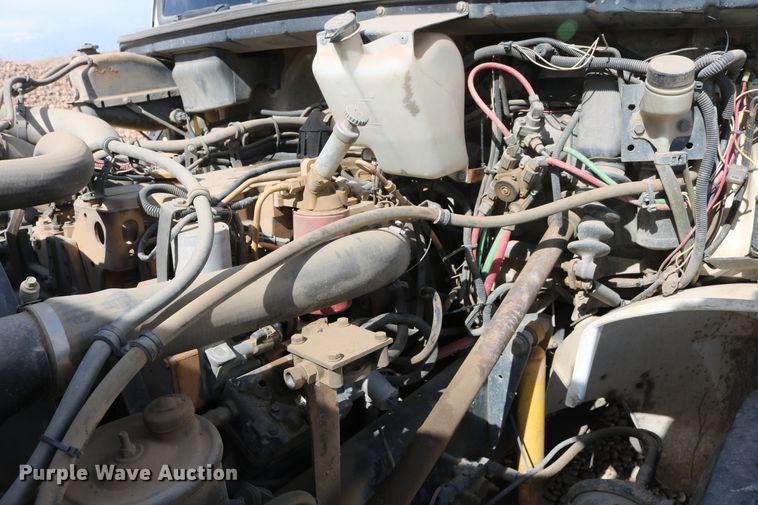 image for item DD6104 2001 Freightliner FL70  fuel and lube truck