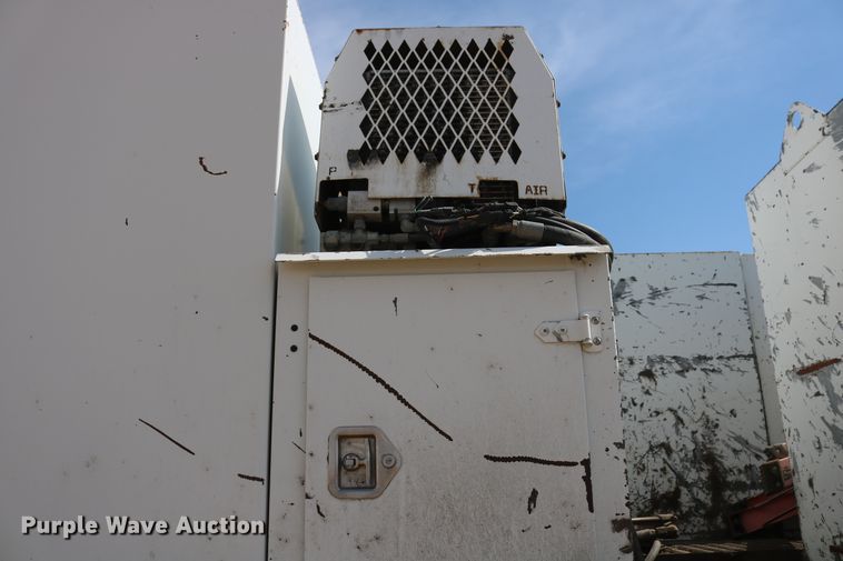 image for item DD6104 2001 Freightliner FL70  fuel and lube truck