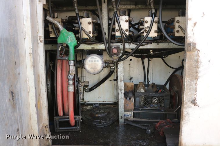 image for item DD6104 2001 Freightliner FL70  fuel and lube truck