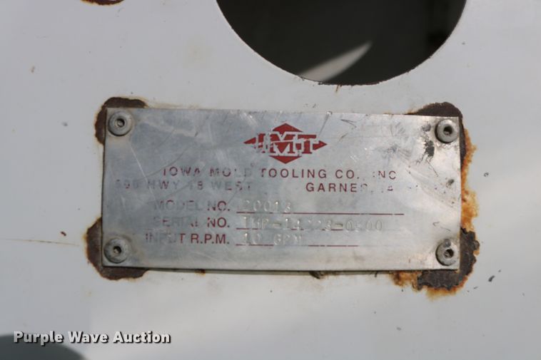 image for item DD6104 2001 Freightliner FL70  fuel and lube truck